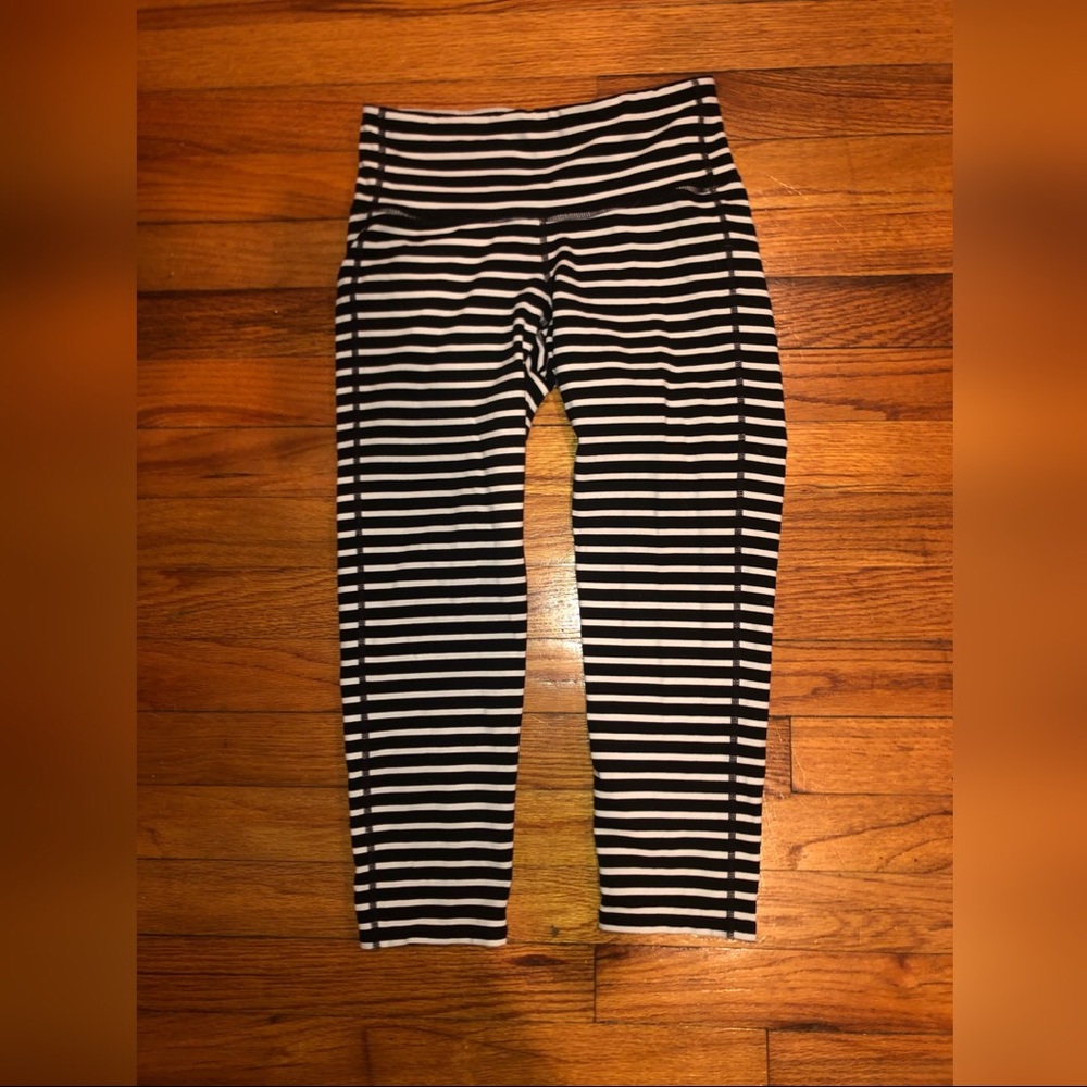 Athleta Capri Leggings Size XS